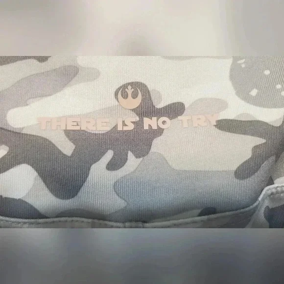 Her Universe Women's Star Wars Leggings sz Medium LIKE NEW grey white camo - Picture 5 of 6